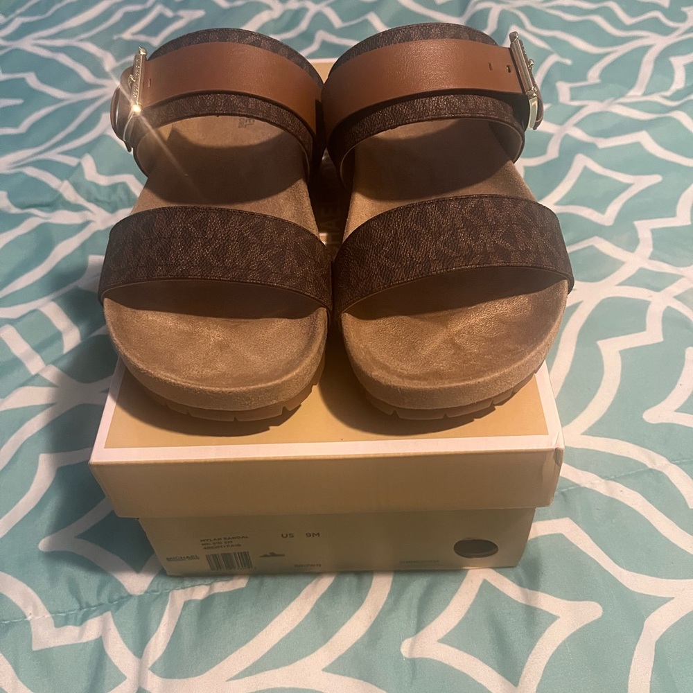 Michael Kors Brown and Black Platform Sandals with Wide Straps (Brand New)